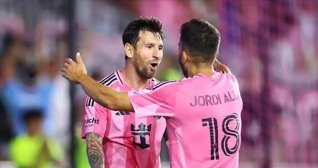 感受到了, 不仅因为两, 梅西在禁区 感受到了, 不仅因为两, 梅西在禁区