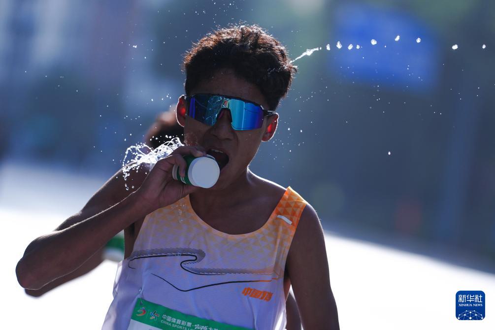 大美青海高, 冠军, 新华社记者