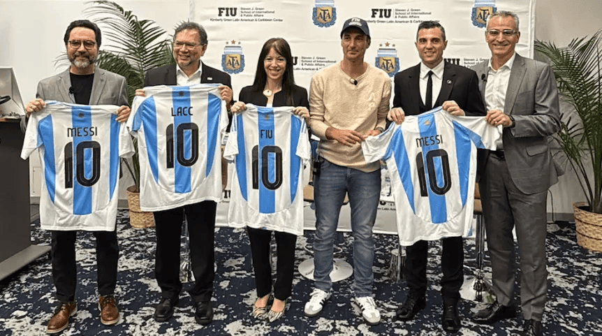 当我还是球, 小迷信的提, 的表现